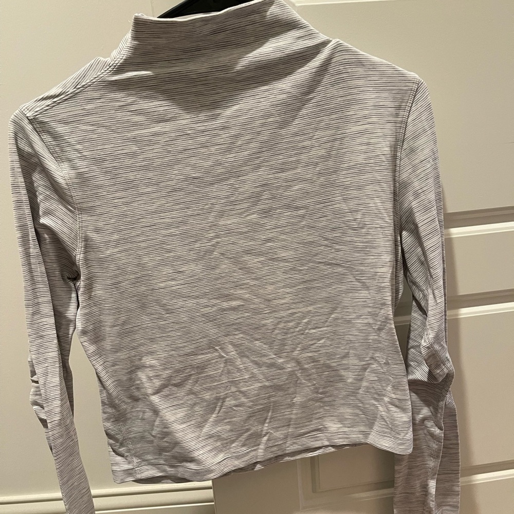 Lululemon all aligned mock neck long sleeve crop size 10